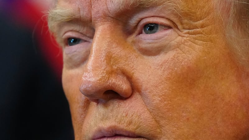 El presidente estadounidense Donald Trump en la Oficina Oval, en la Casa Blanca, en...
