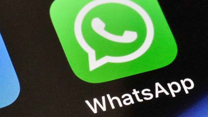 ARCHIVO - Un ícono de WhatsApp en un iPhone, el 15 de noviembre de 2018, en Gelsenkirchen,...