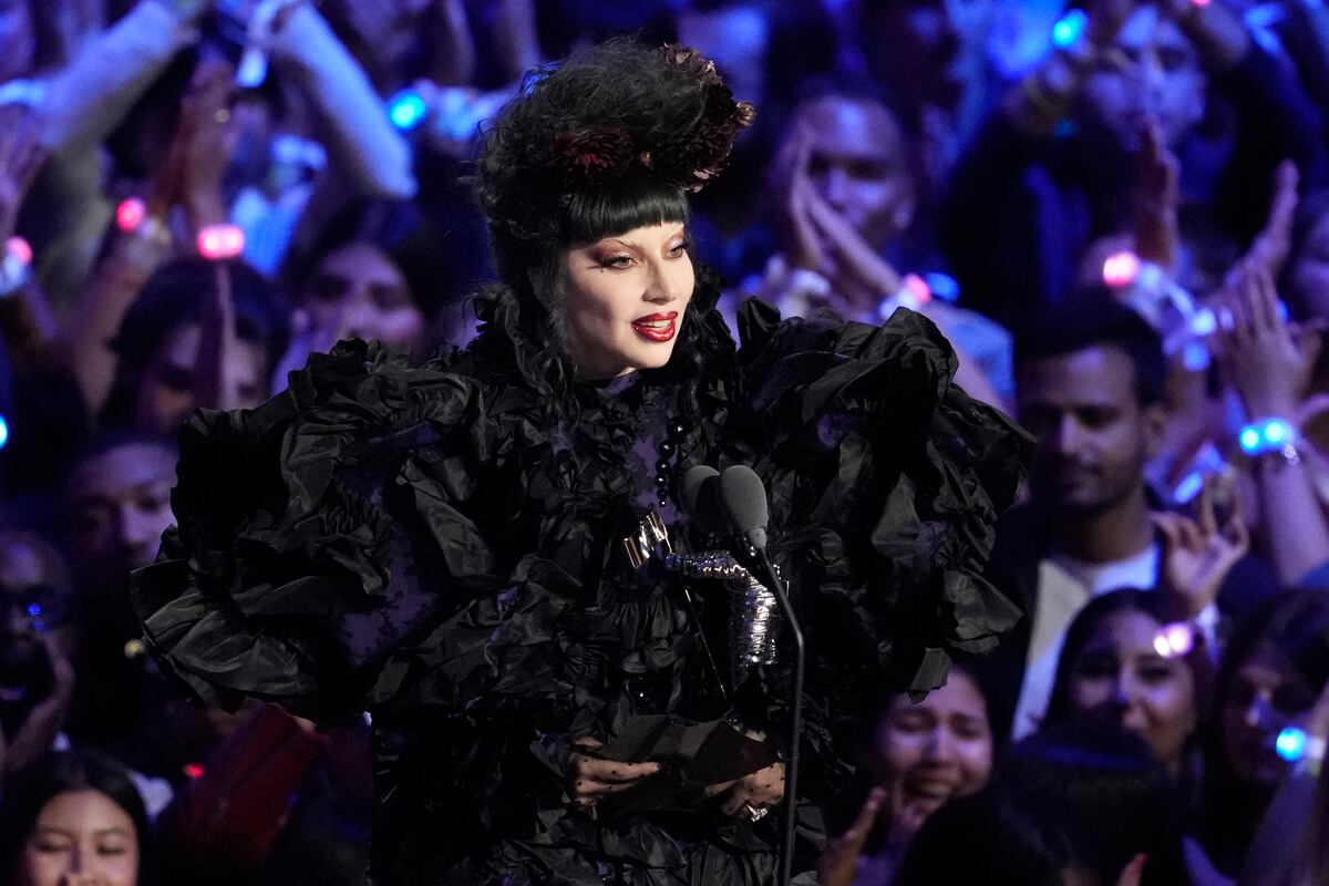 preloaded gallery image