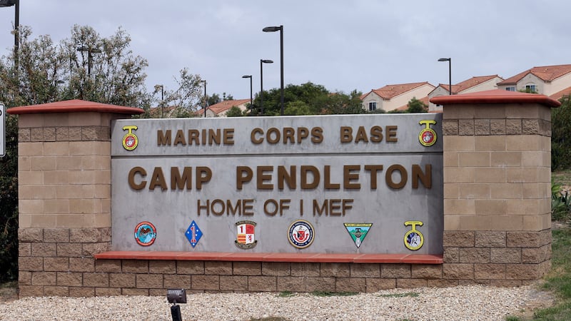 Entrada a la base del Cuerpo de Marines en Camp Pendleton, el 22 de septiembre de 2015 en...