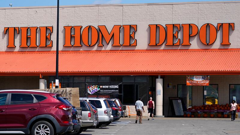 Pese a que el pastor fue acusado de robar $1.4 millones en mercancía de Home Depot, la...