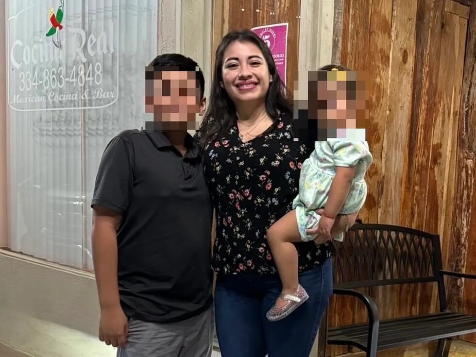 Sonia Parris, de 30 años, nació en México, pero fue traída a Estados Unidos cuando solamente...