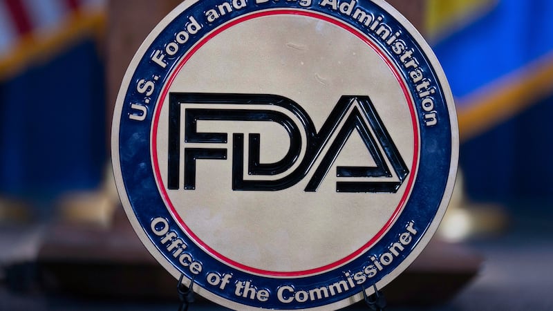 El sello de la Administración de Alimentos y Medicamentos (FDA, por sus siglas en inglés) en...