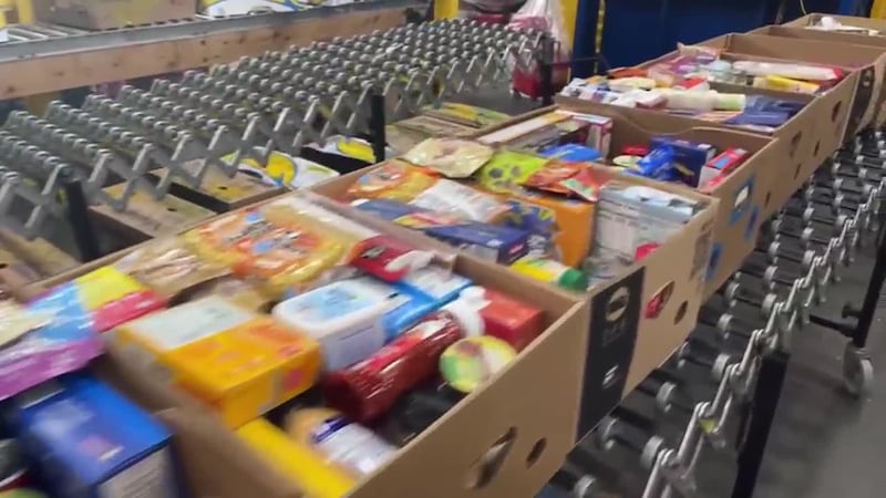 Líder comunitario dice que cientos de personas dejaron de llegar a banco de alimentos por...