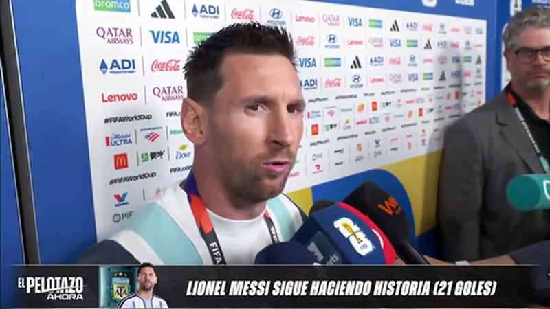 La reacción de Messi luego de su octavo gol en el Mundial tras el partido de Argentina contra...